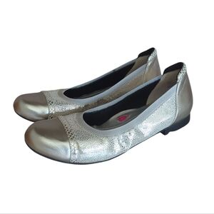 Ros Hammerson Ronnie Leather Comfort Slip On Dress Ballet Shoe 9.5M Silver